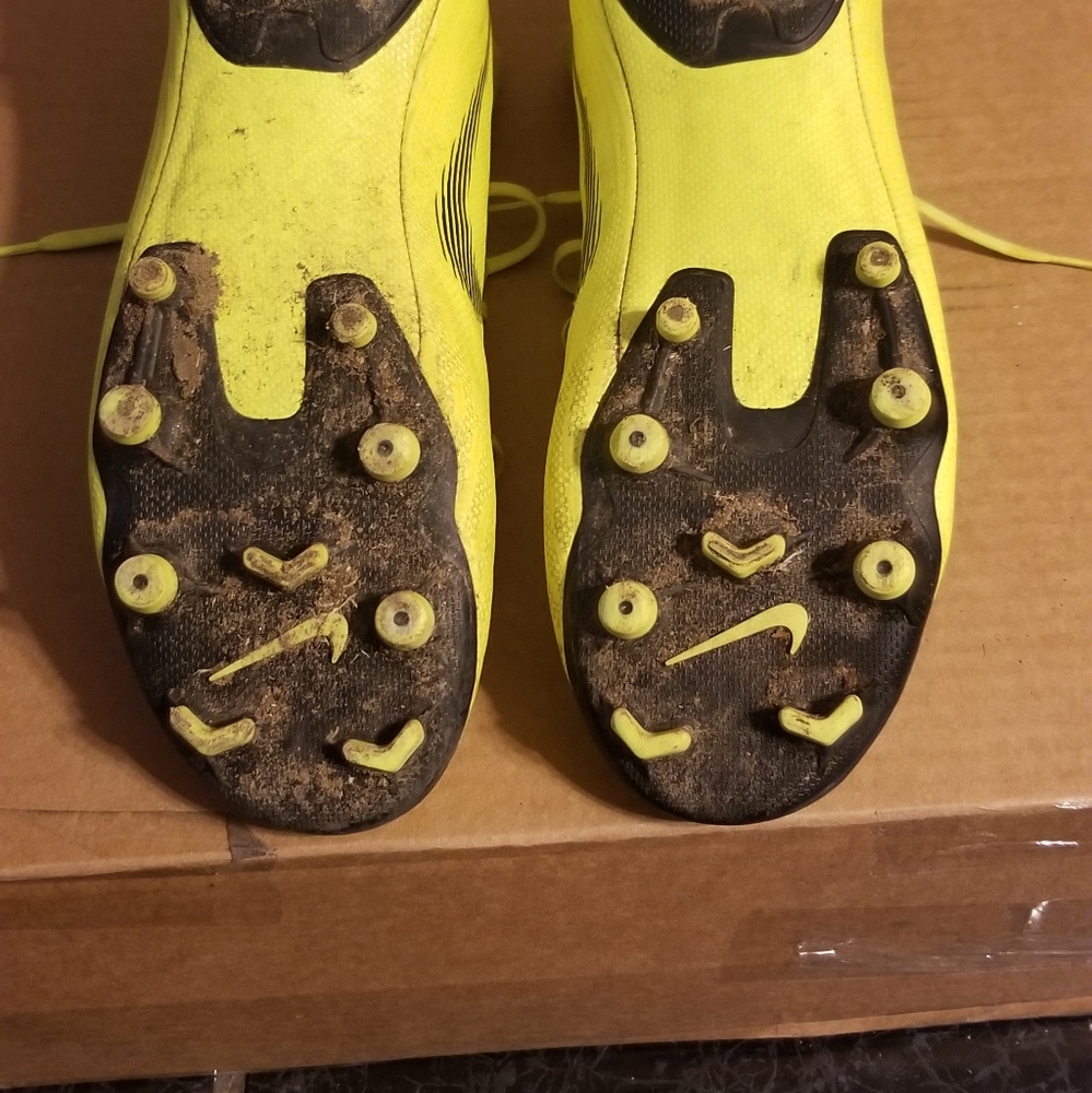 Men's mercurial soccer cleats